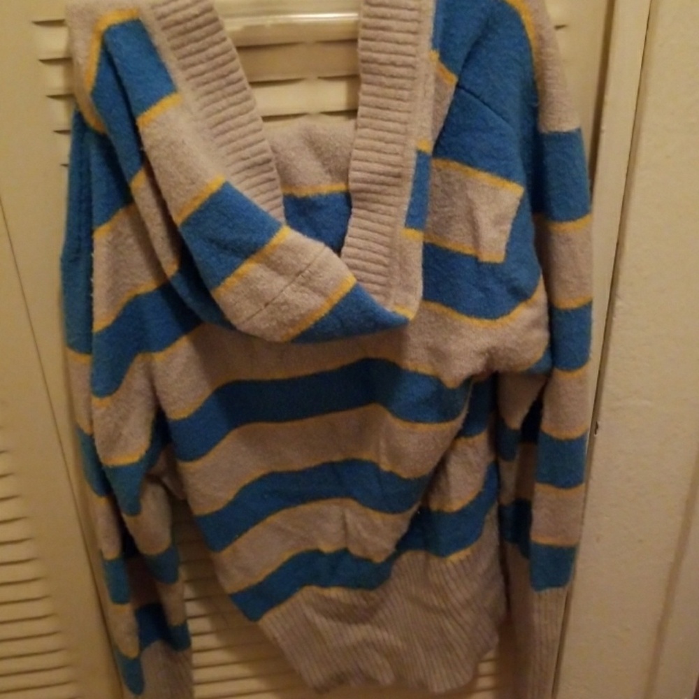 Sweater - Picture 2 of 2